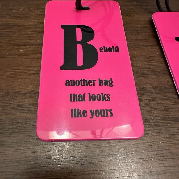 Inventive Travelware 2 Luggage Tags Funny "Drop it" & "Another bag" Hot Pink - Picture 2 of 6